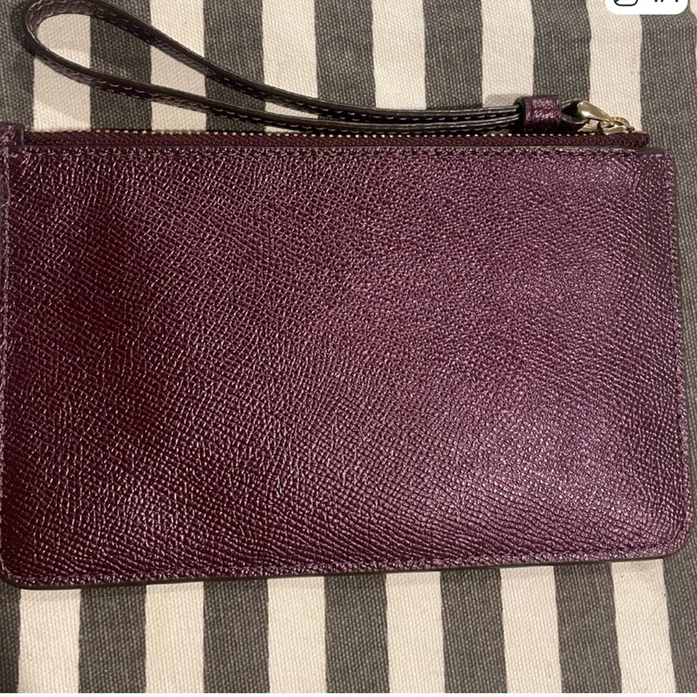 Coach Wristlet with Star Embellishments NWT - Picture 3 of 5